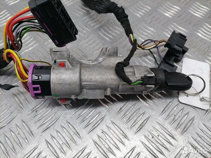 Замок зажигания для Volkswagen Passat 5 4B0905851