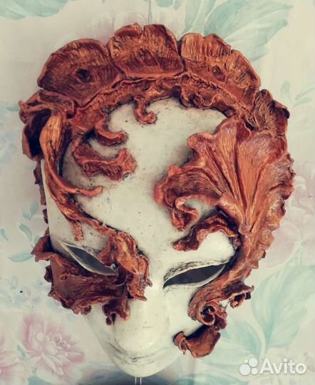 Венецианская карнавальная маска