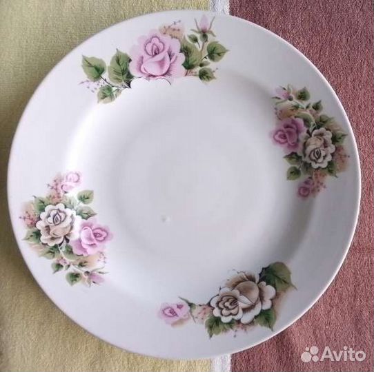 Набор чайник и блюдо из фарфора