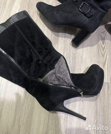 Зимние женские сапоги 38