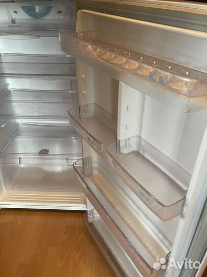 Холодильник Samsung RT44mbsw