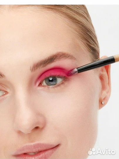 Тени для век makeup revolution и estrade