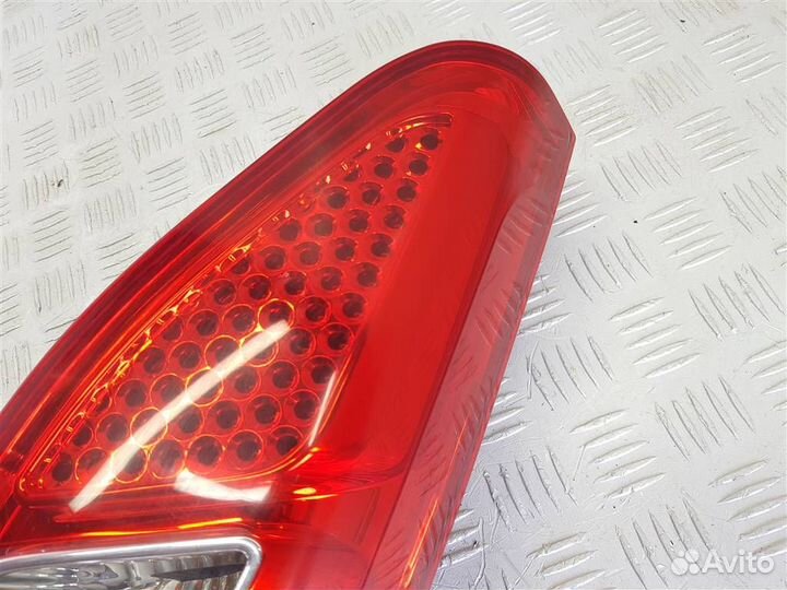 Фонарь задний правый Citroen Berlingo