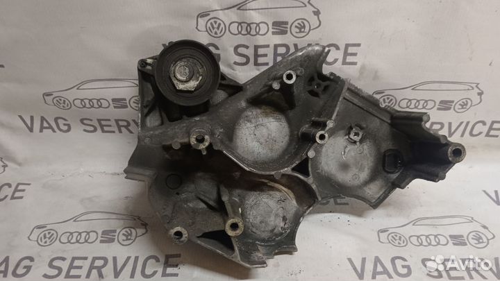 Кронштейн вискомуфты Audi A6 C5