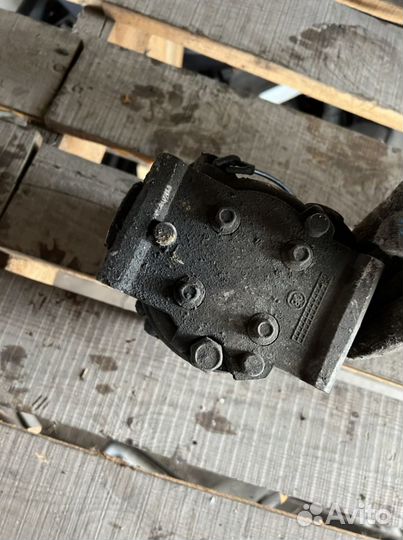 Компрессор кондиционера Geely Vision 1.8