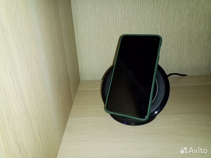 Беспроводная зарядка samsung EP-NG930