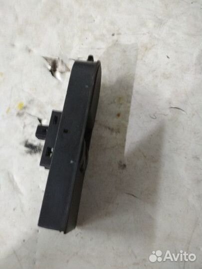 Кнопка стеклоподъемника Opel Astra H L48 Z16XEP