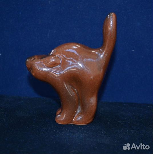 Керамическая статуэтка- кошка