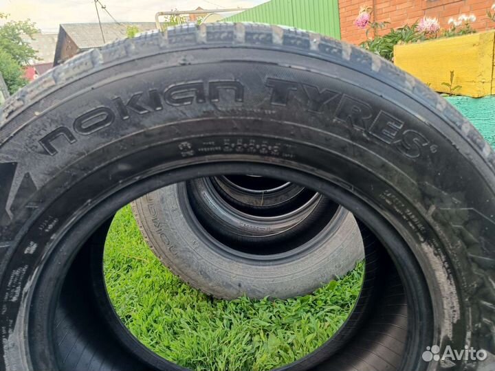 Nokian Tyres Hakkapeliitta 8 215/65 R16