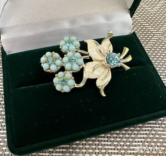Клипсы и брошь цветы эмали кристаллы винтаж