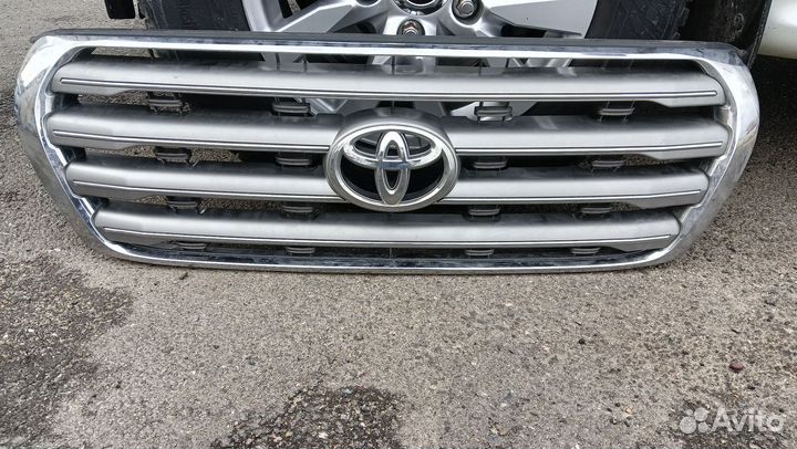 Решетка радиатора toyota land cruiser 200