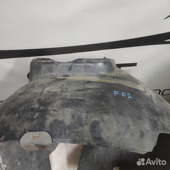 Подкрылок передний правый Ford Focus 2