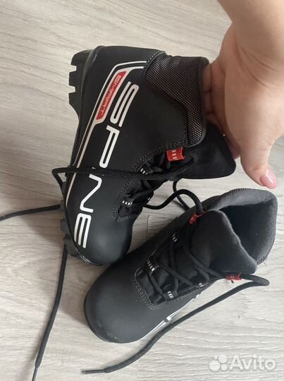 Лыжные ботинки