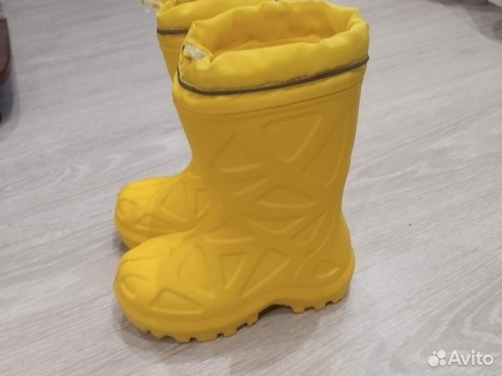 Детские резиновые сапоги размер 28