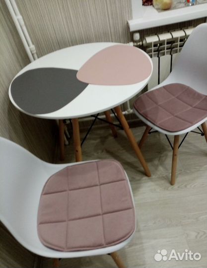 Комплект стульев. 4 шт. Новые