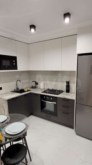 2-к. квартира, 56 м², 2/9 эт.