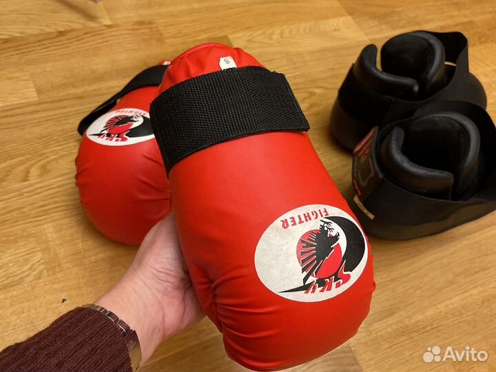 Боксерские перчатки