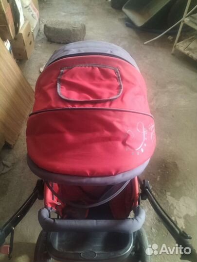 Прогулочная коляска