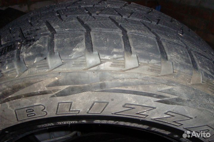 Bridgestone Blizzak Ice 285/60 R18