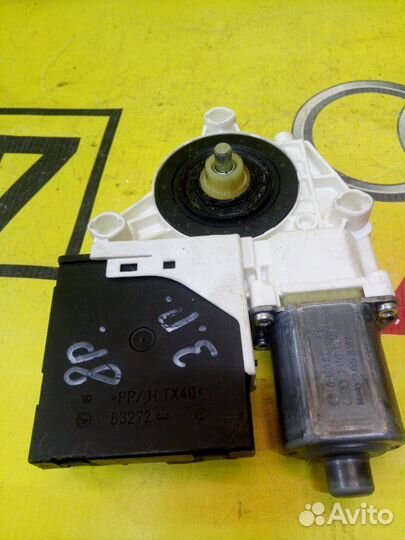 Блок с мотором стеклоподемника задний правый Audi