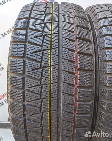 Bridgestone Blizzak Revo GZ 235/50 R17 98V
