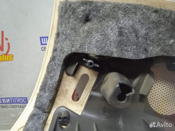 Накладка стойки Cadillac Escalade