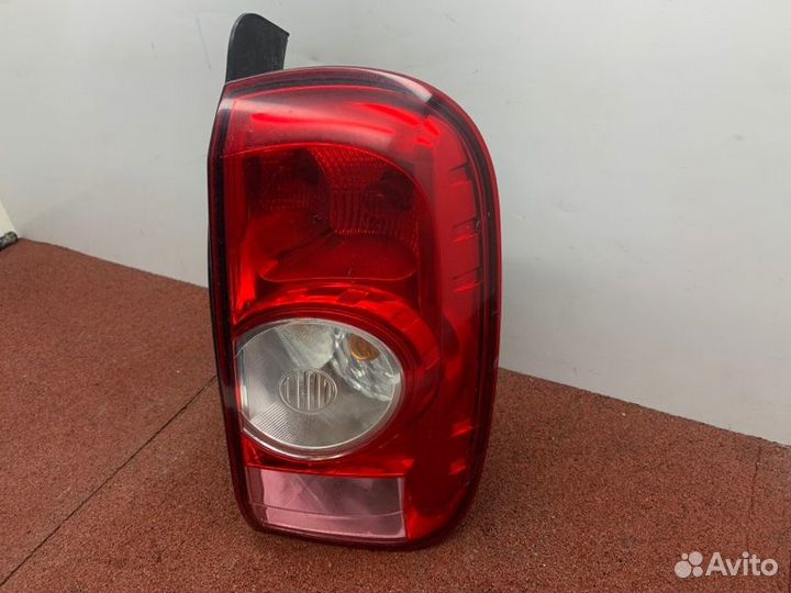 Фонарь задний правый Renault Duster легковой