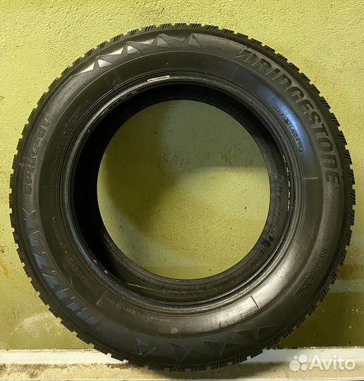 Bridgestone Blizzak Spike-01 215/60 R16 95T