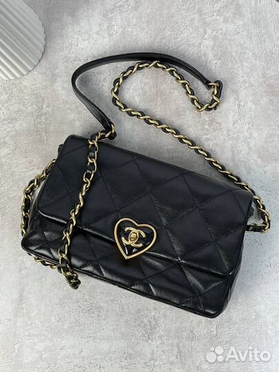 Сумка Chanel на плечо сердце