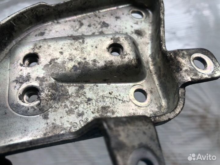 Кронштейн Mercedes-Benz C-Class W204 OM651.913