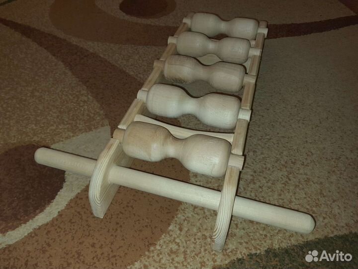 Деревяный массажер для спины