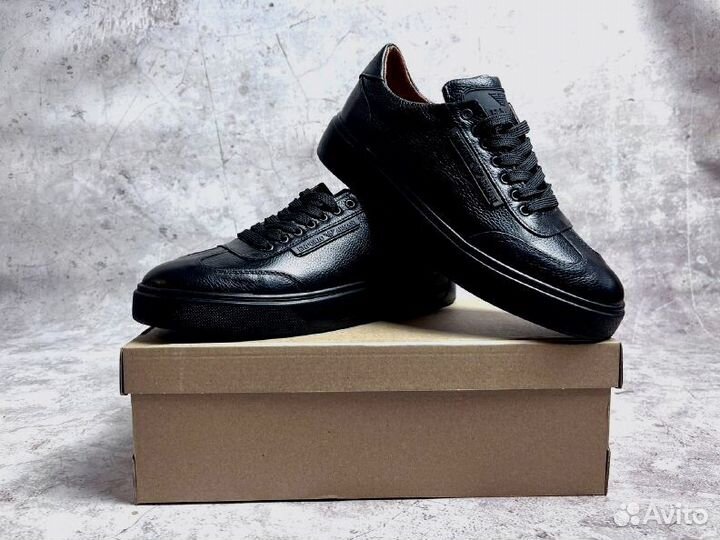 Кроссовки Armani осенние