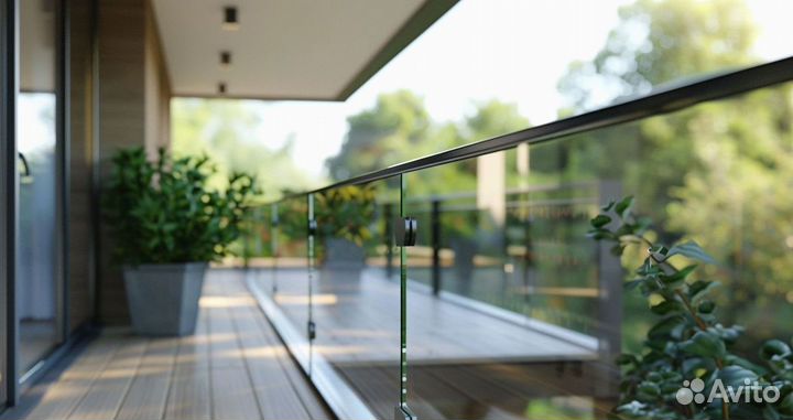 Стеклянное ограждение лестницы