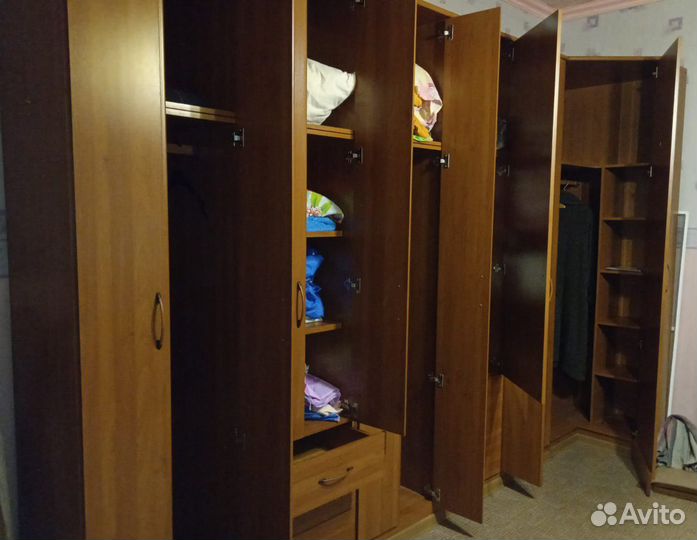 Шкаф распашной