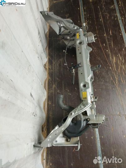 Передняя панель (телевизор) Toyota Prius 2 NHW20