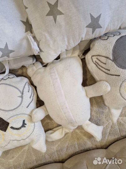 Бортики в детскую кроватку+простынь и одеяло