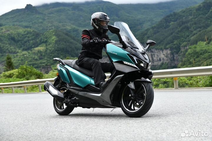 Макси-скутер Cyclone RT3S green новый