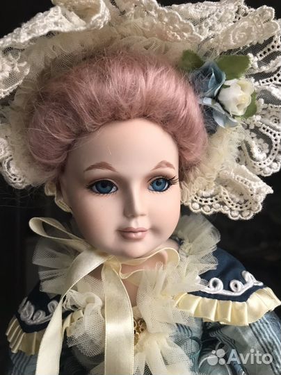 Кукла фарфоровая коллекционная