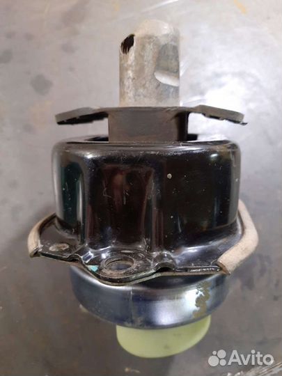 Подушка двигателя