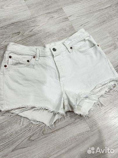 Женские шорты levis