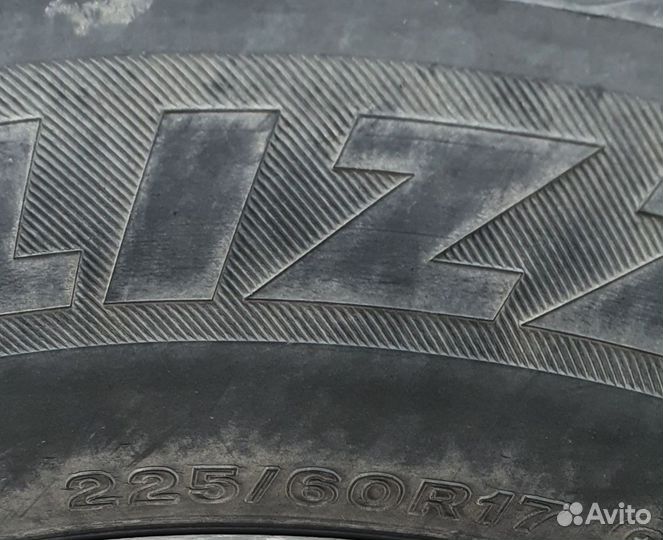 Bridgestone Blizzak Spike-01 225/60 R17