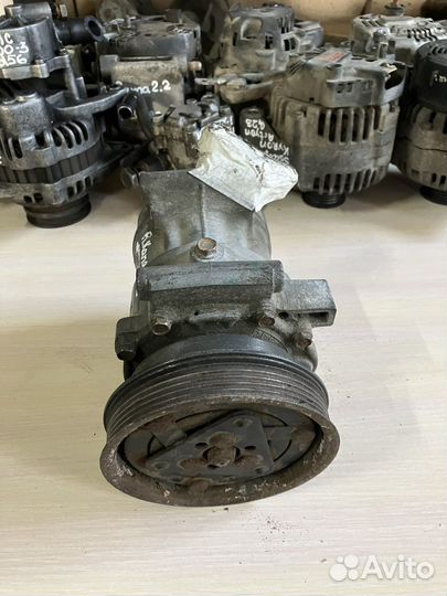 Компрессор кондиционера Renault 8200953359