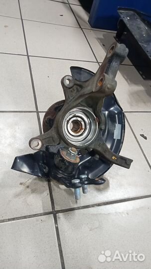 Кулак передний правый в сборе Камри XV30