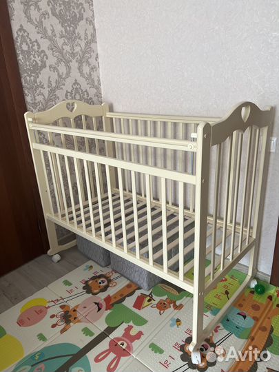 Детская кроватка