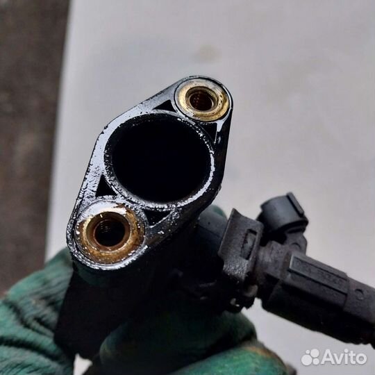 Топливная рампа в сборе kia spectra 1.6 2009