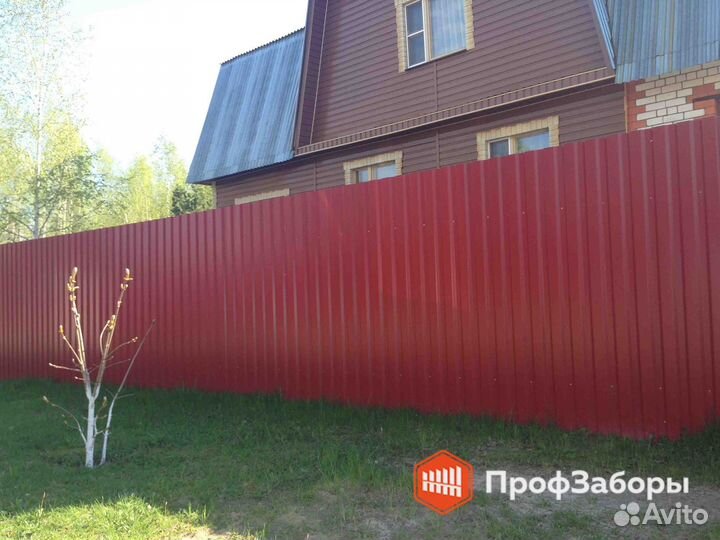Забор из профнастила металлического штакетника 3д
