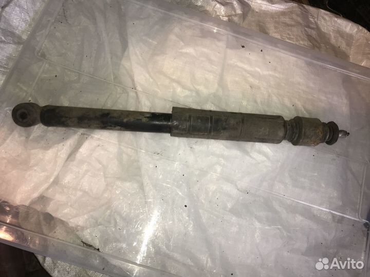 Ниссан Тиида задние амортизаторы