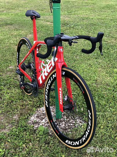 Велосипед Trek Madone SLR 9 Disc eTap