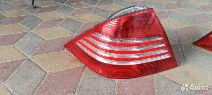 Задний фонарь mercedes w220 S-Class