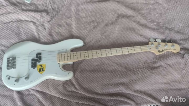 Бас гитара fender precision bass реплика